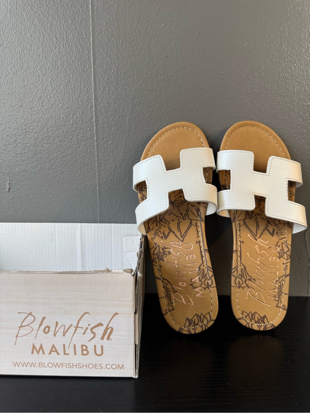 Blowfish Girls Size 2 Spin K White Sandals